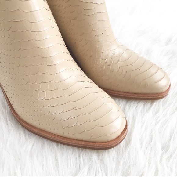 Pour la Victoire | beige snakescale leather boots - Picture 6 of 8